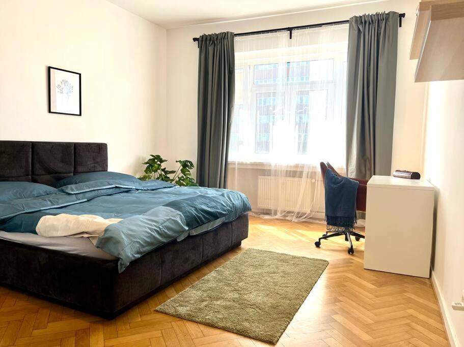 Amazing Castle View Apartment Братислава Екстериор снимка